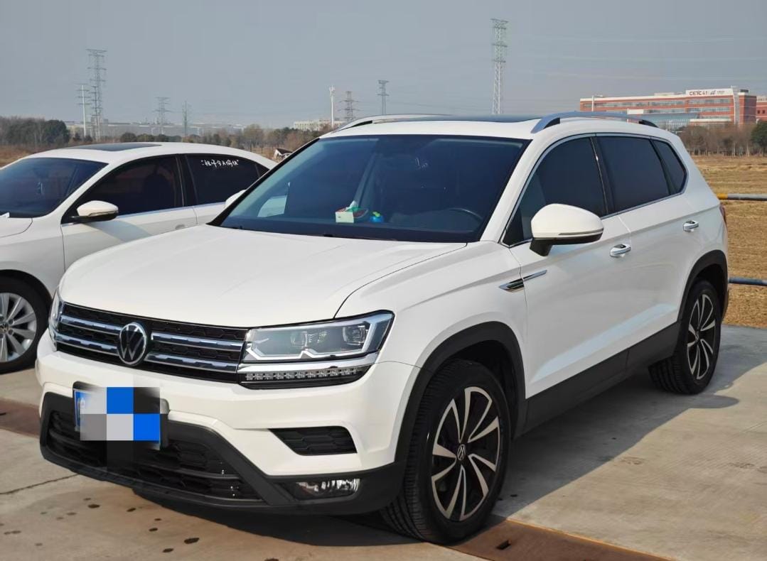 Volkswagen Tharu Deluxe Edition