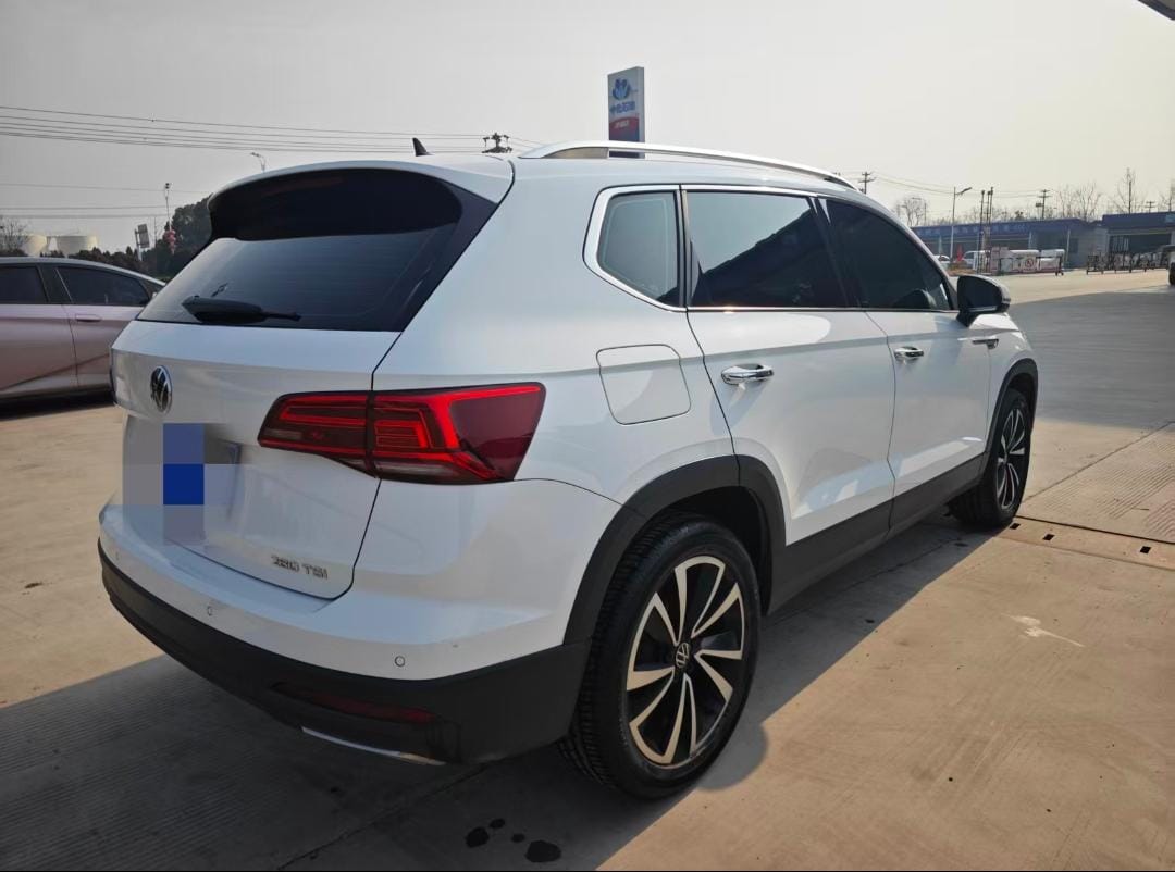 Volkswagen Tharu Deluxe Edition