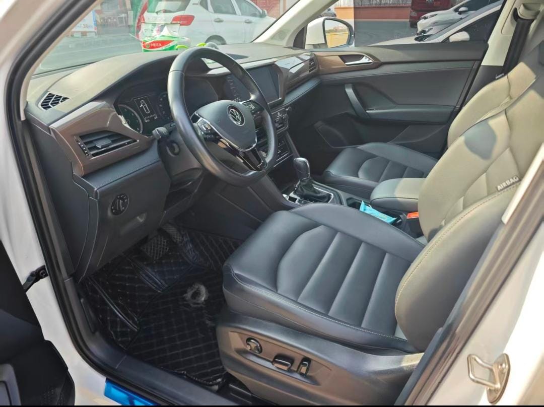 Volkswagen Tharu Deluxe Edition