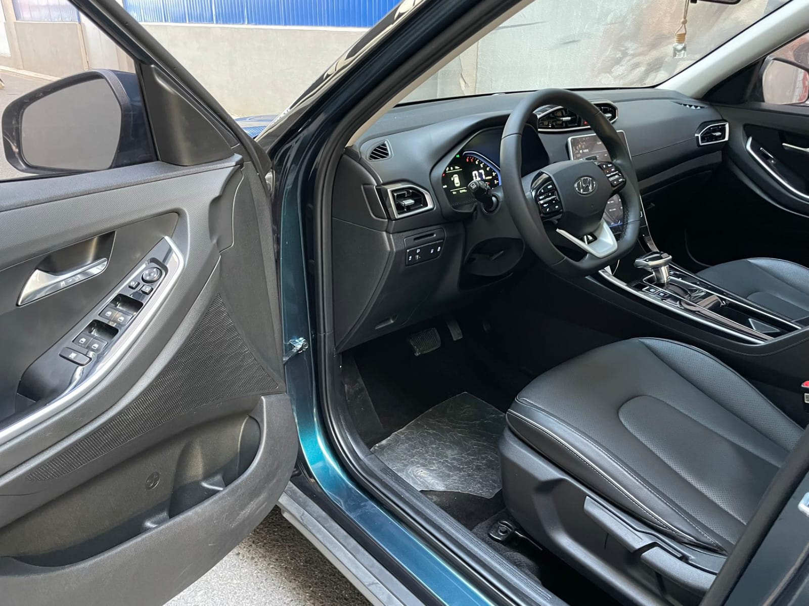 Hyundai ix25 1.5L CVT DLX Precious Edition