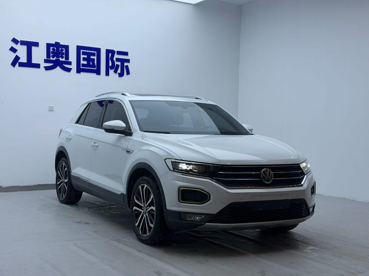 Volkswagen T-Roc Tango 280TSI DSG Luxury Intelligent Edition