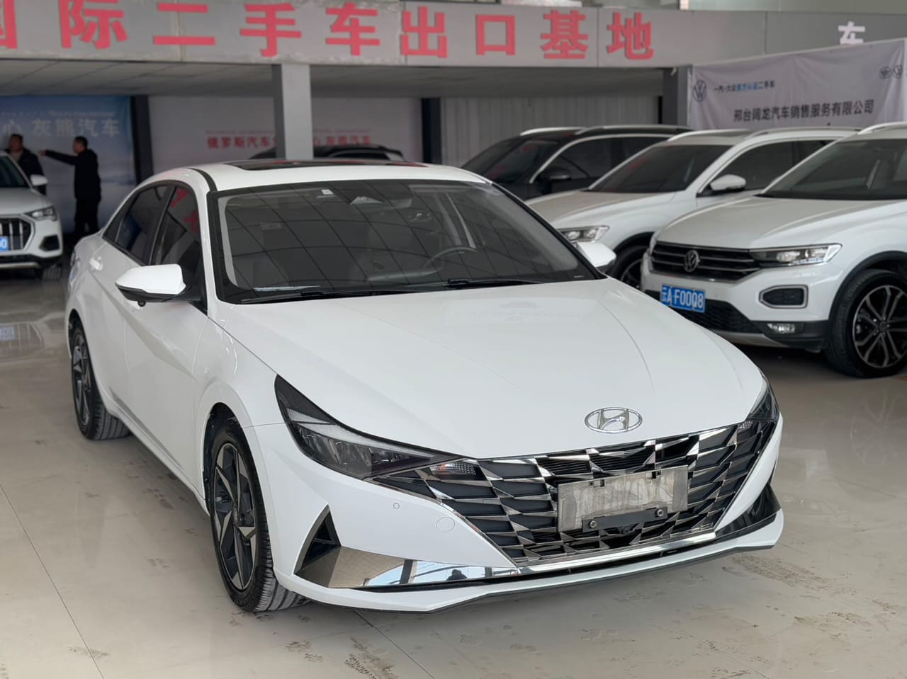 Hyundai Elantra 1.5L CVT LUX Premium Edition