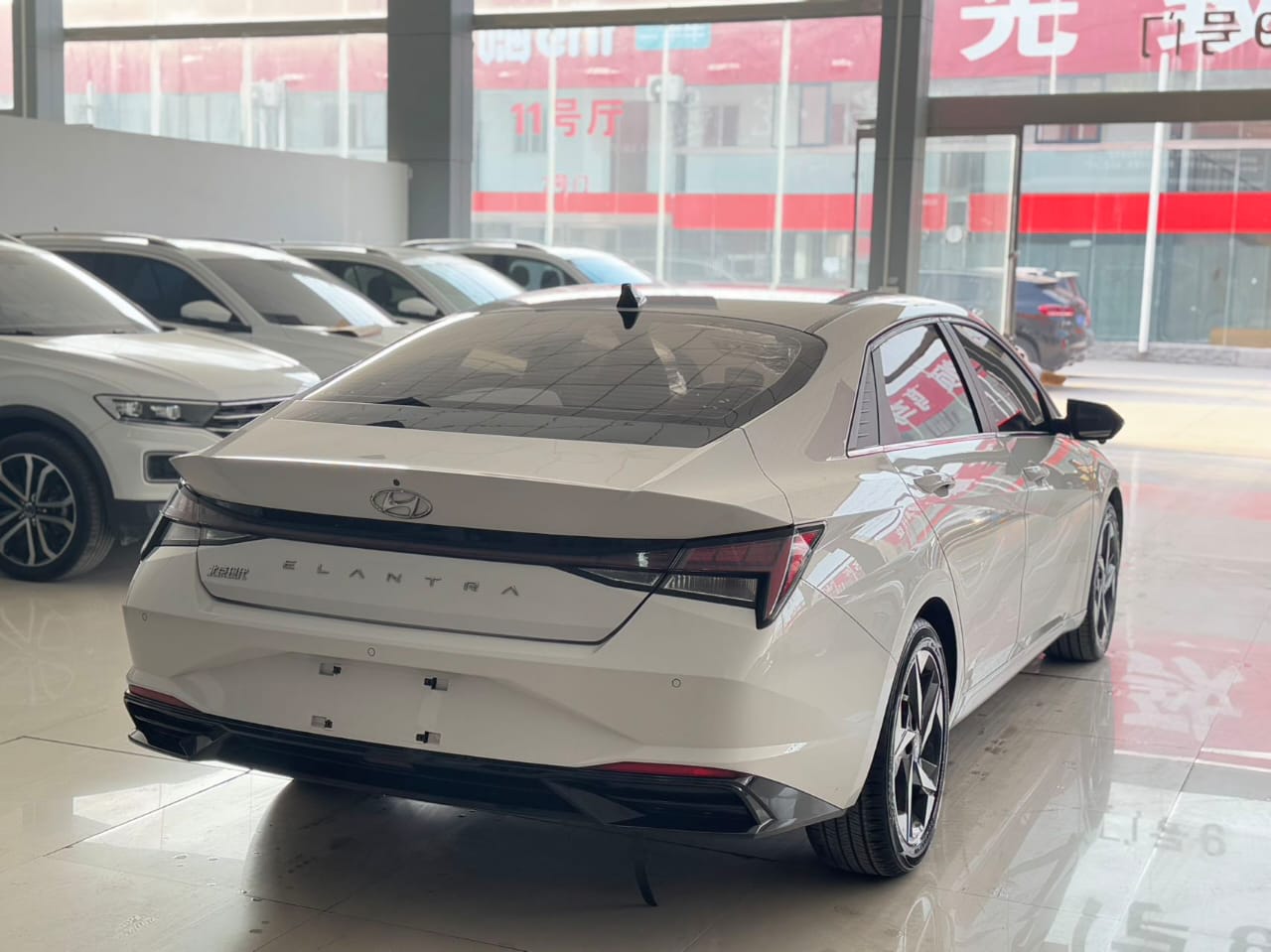 Hyundai Elantra 1.5L CVT LUX Premium Edition