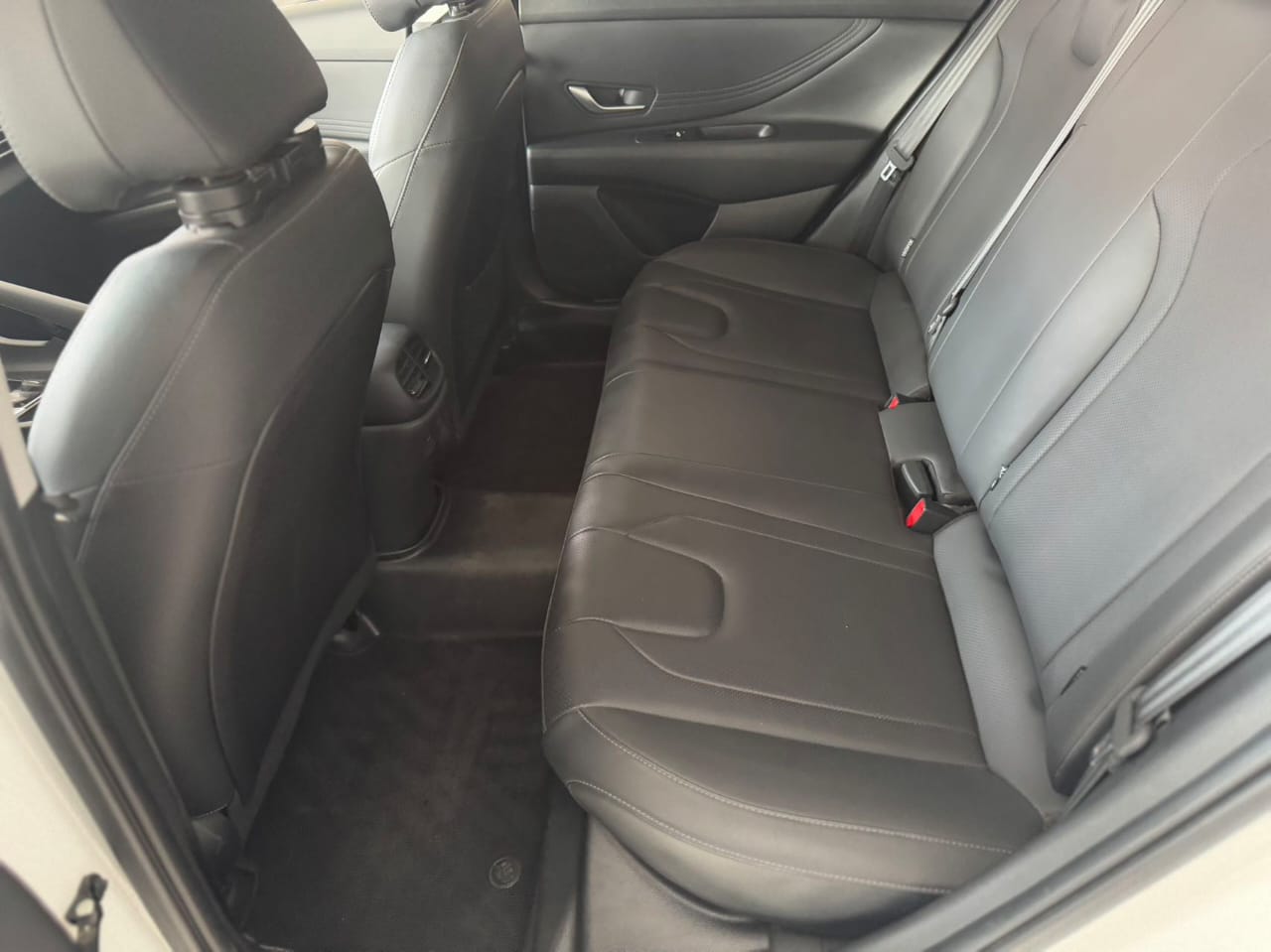 Hyundai Elantra 1.5L CVT LUX Premium Edition