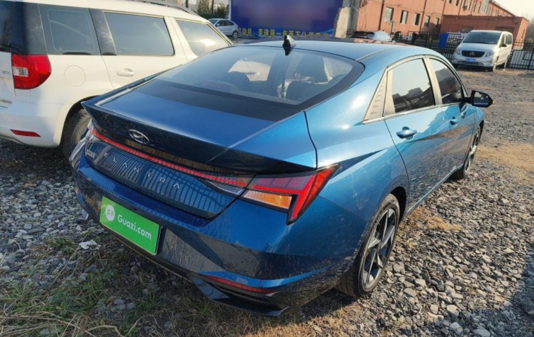 Hyundai Elantra 1.5L CVT LUX Premium Edition