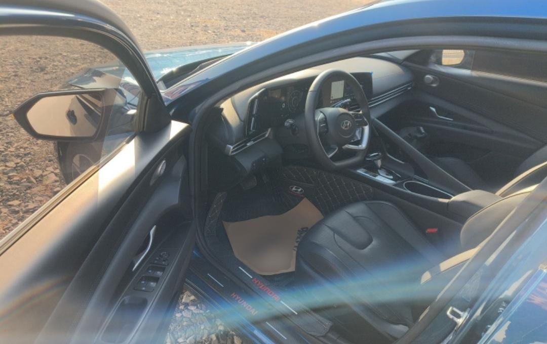 Hyundai Elantra 1.5L CVT LUX Premium Edition