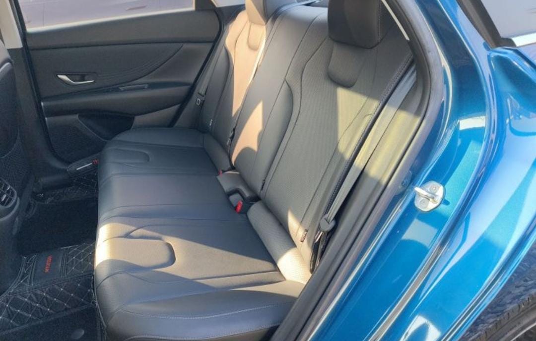 Hyundai Elantra 1.5L CVT LUX Premium Edition