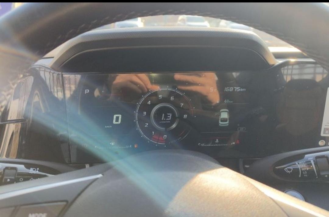 Hyundai Elantra 1.5L CVT LUX Premium Edition