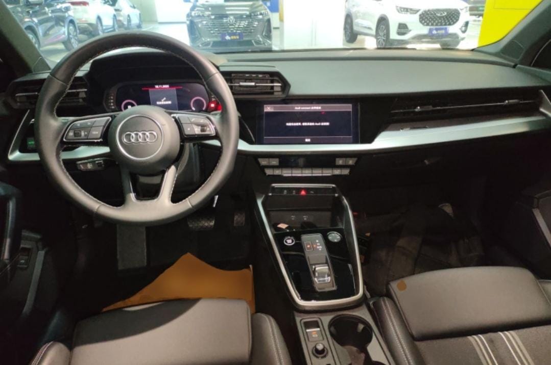 Audi A3L Limousine 35 TFSI Модный и спортивный