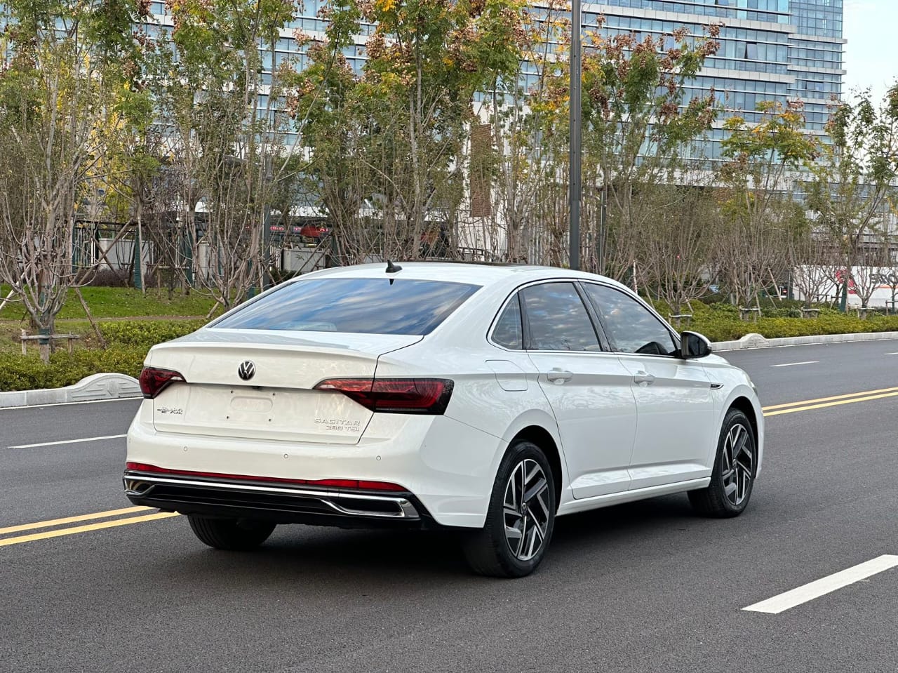 Volkswagen Sagitar 280TSI Overpass Lite Edition