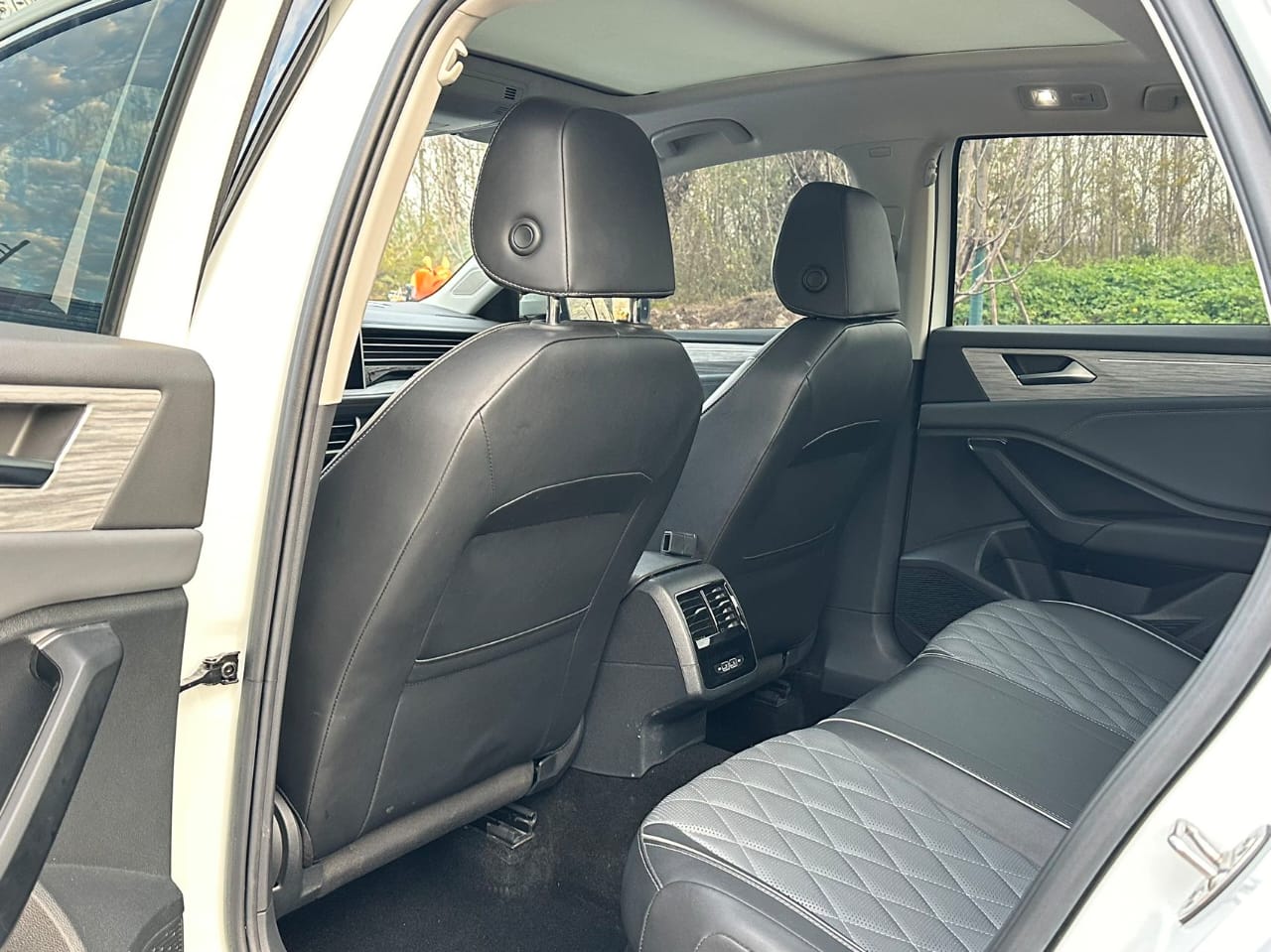 Volkswagen Sagitar 280TSI Overpass Lite Edition