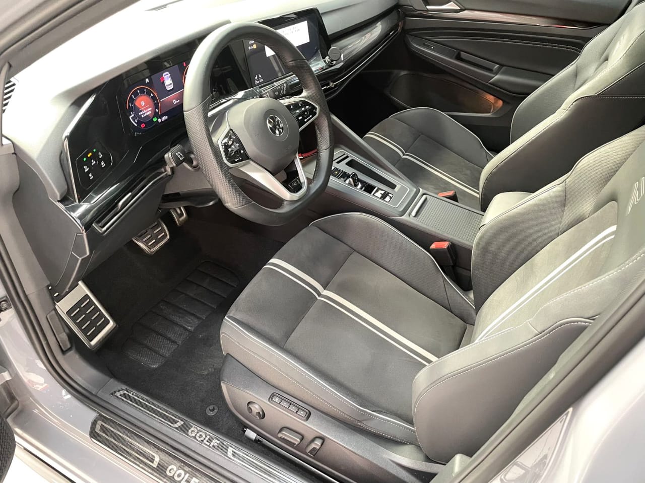 Volkswagen Golf 280TSI DSG R-Line