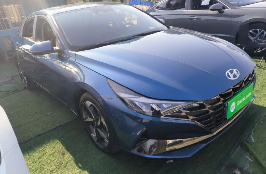 Hyundai Elantra 1.5L CVT LUX Premium Edition