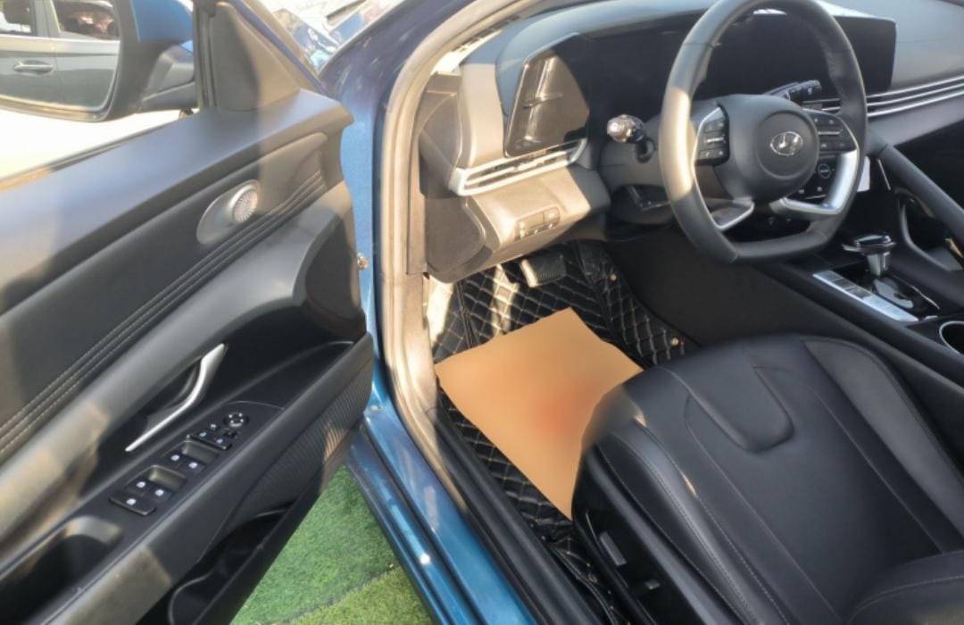 Hyundai Elantra 1.5L CVT LUX Premium Edition