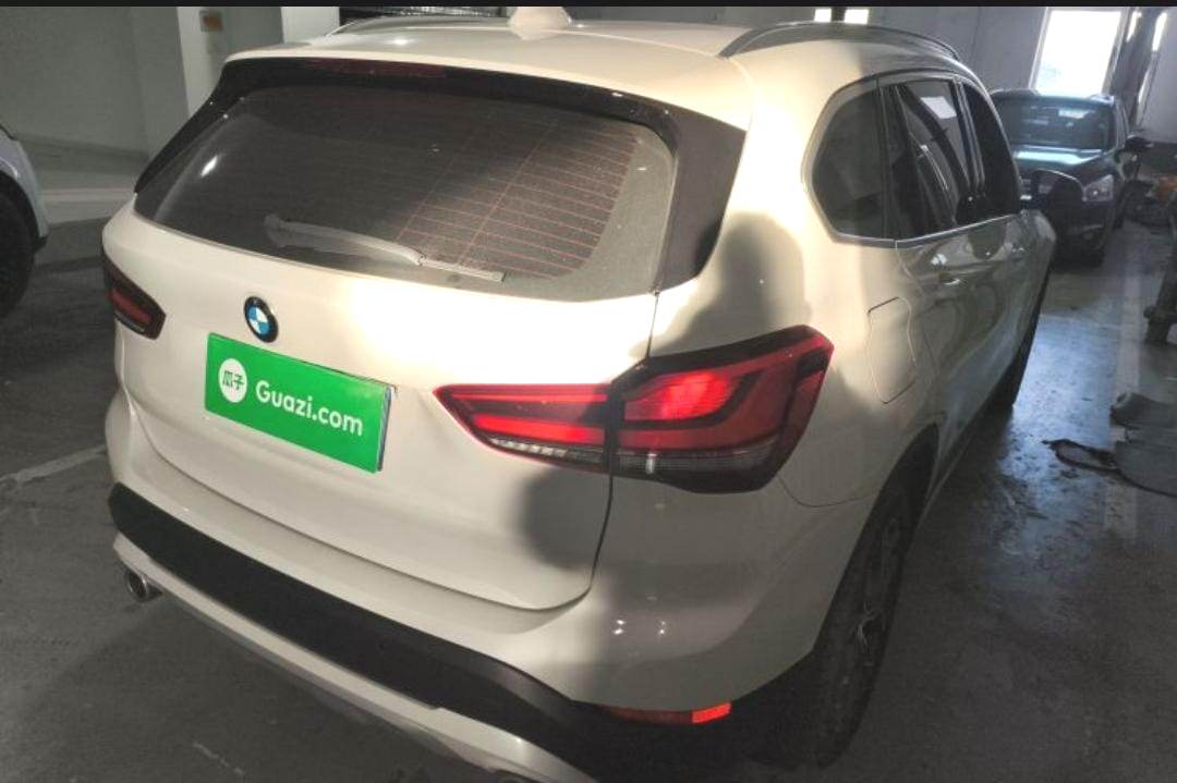 BMW X1 sDrive20Li Premium Edition