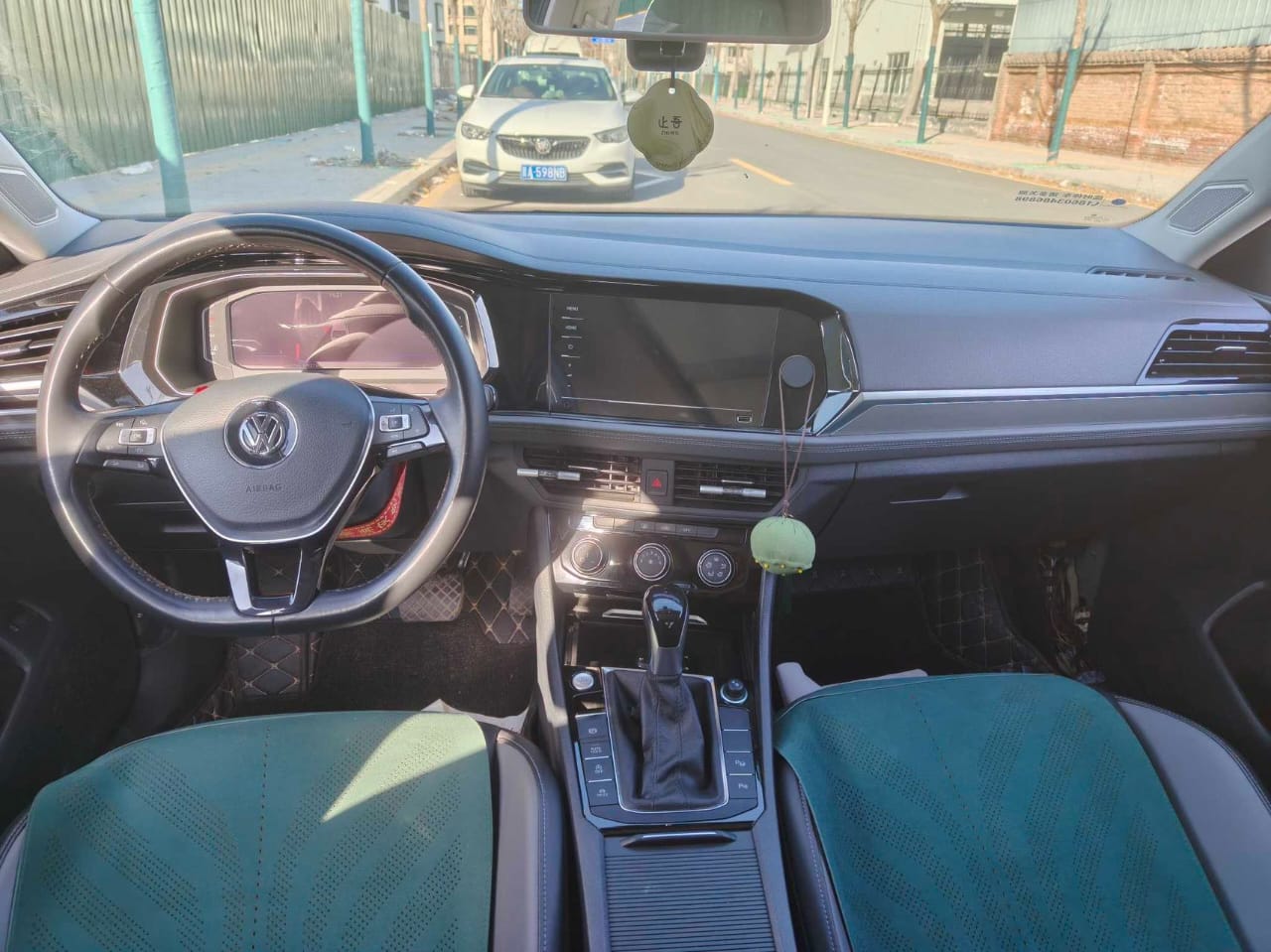 Volkswagen Sagitar 280TSI DSG Oversight Edition