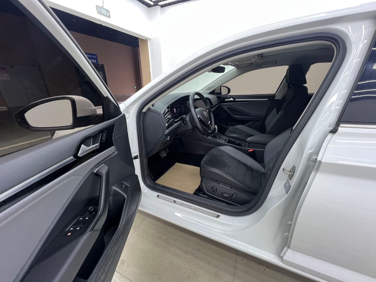 Volkswagen Sagitar 280TSI DSG Premium Edition