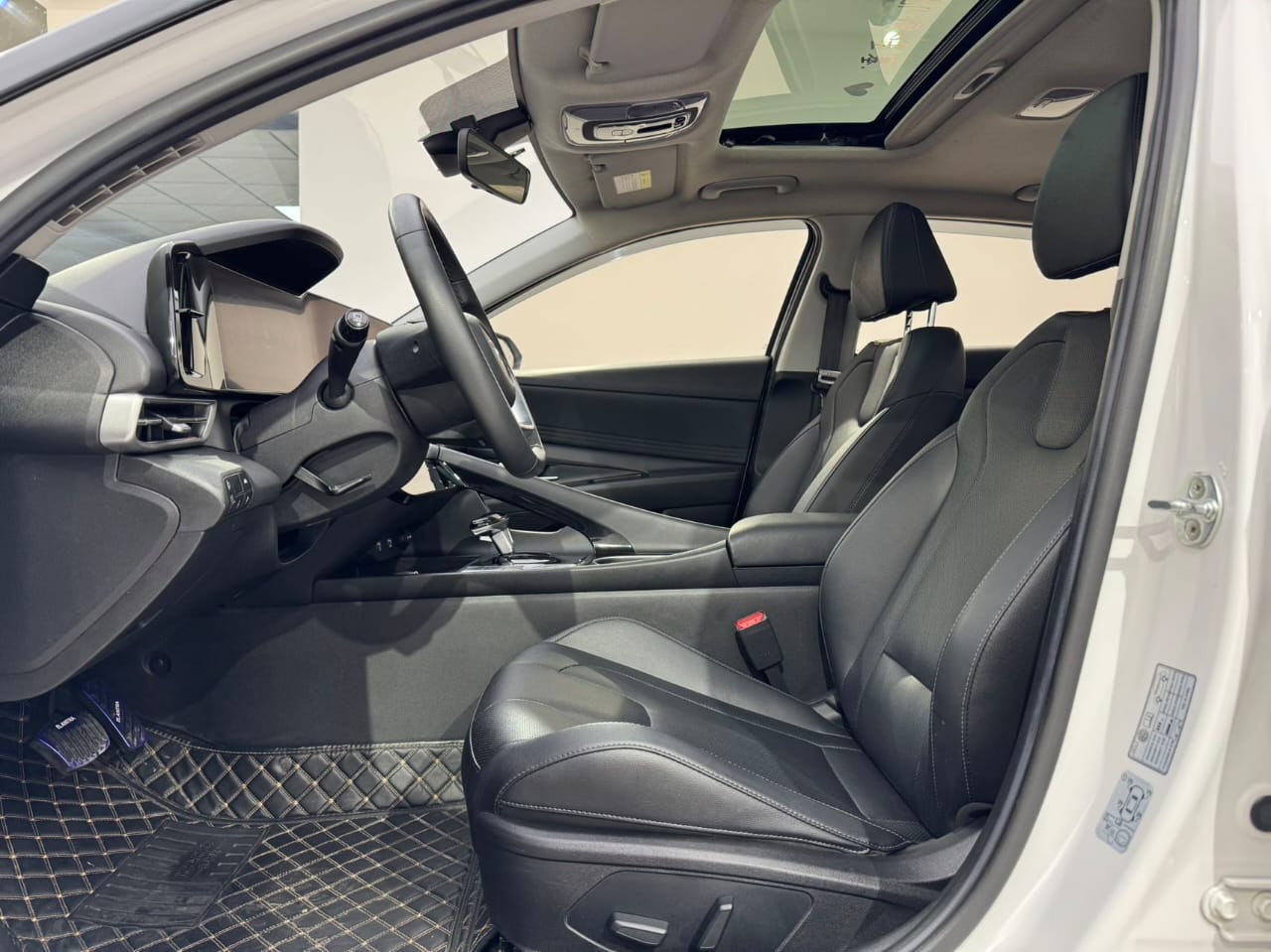 Hyundai Elantra 1.5L CVT LUX