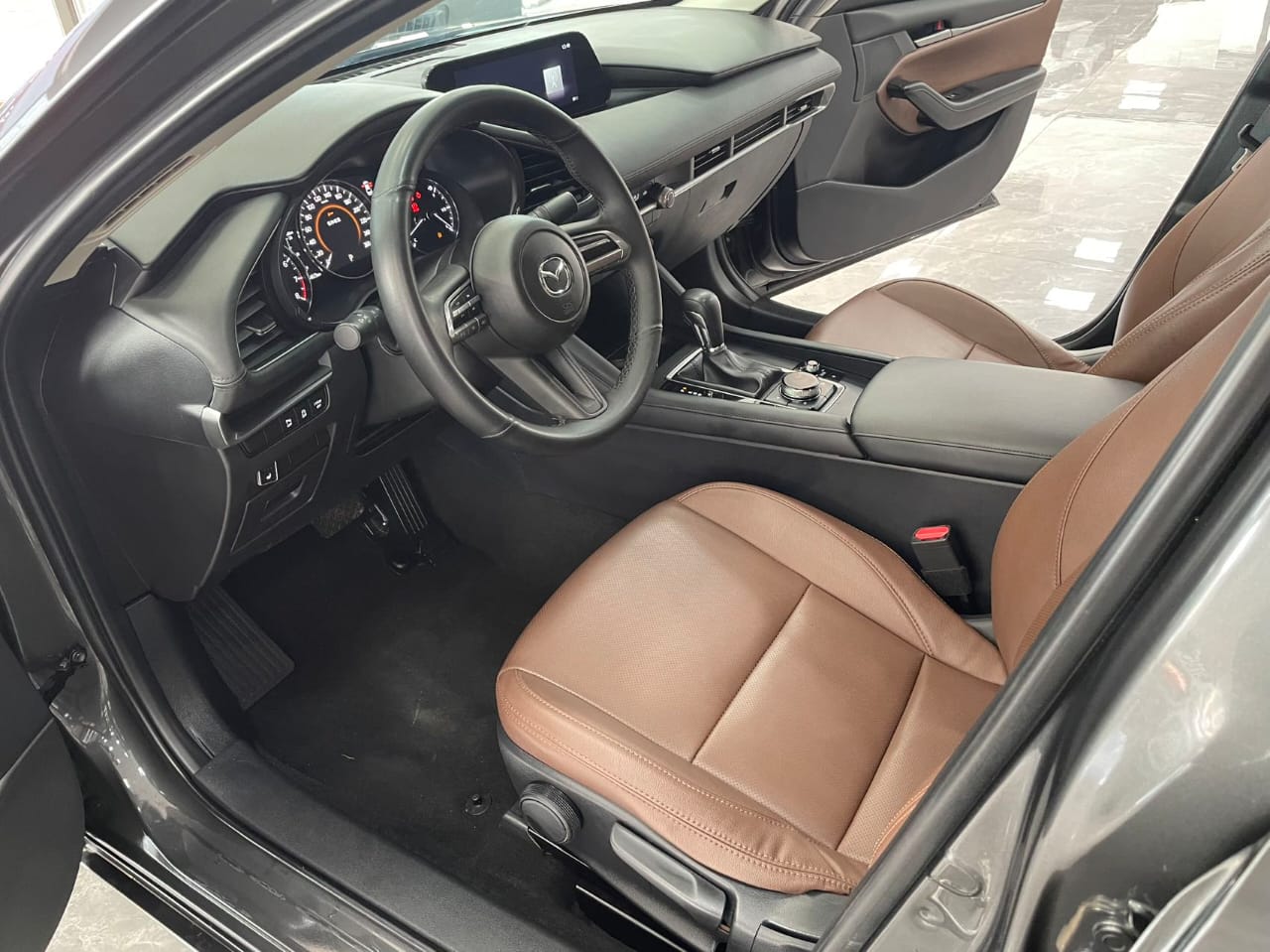 Mazda 3 Axela 2.0L