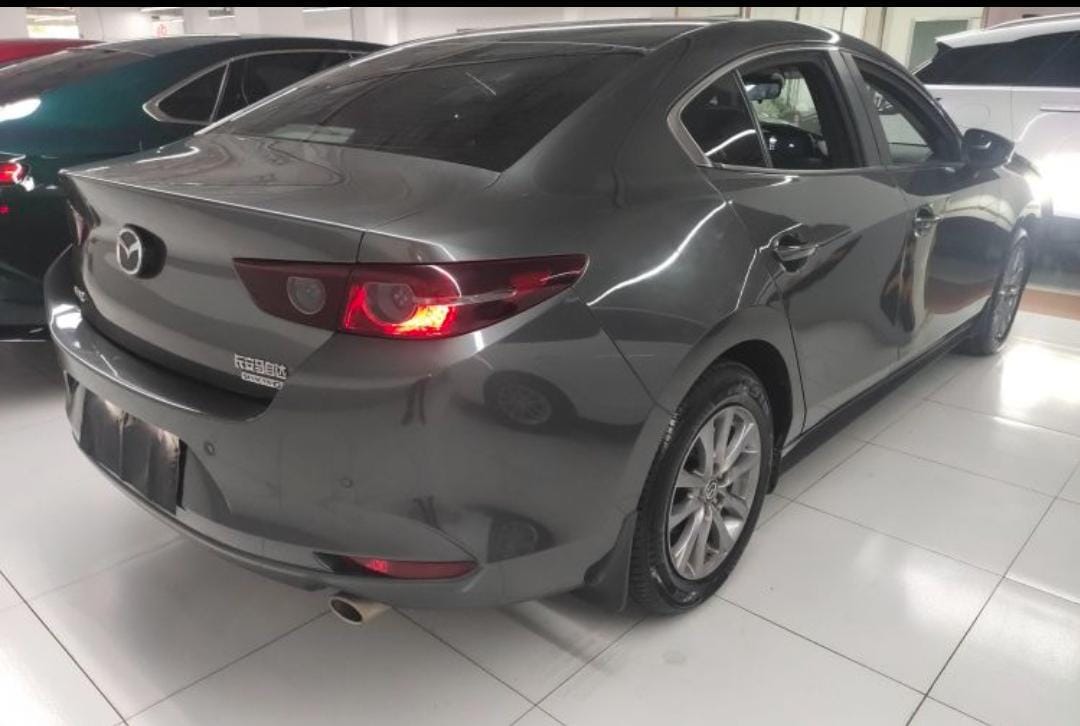Mazda 3 Axela 2.0L