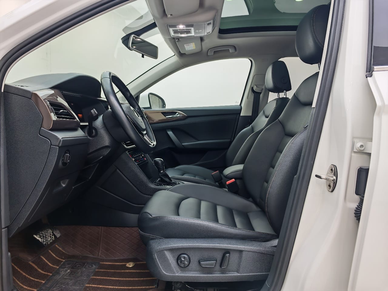 Volkswagen Tharu 280TSI Luxury Edition