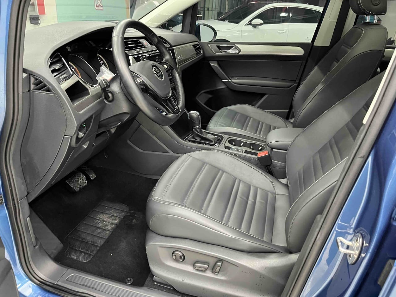 Volkswagen Touran L 280TSI DSG Extended Edition