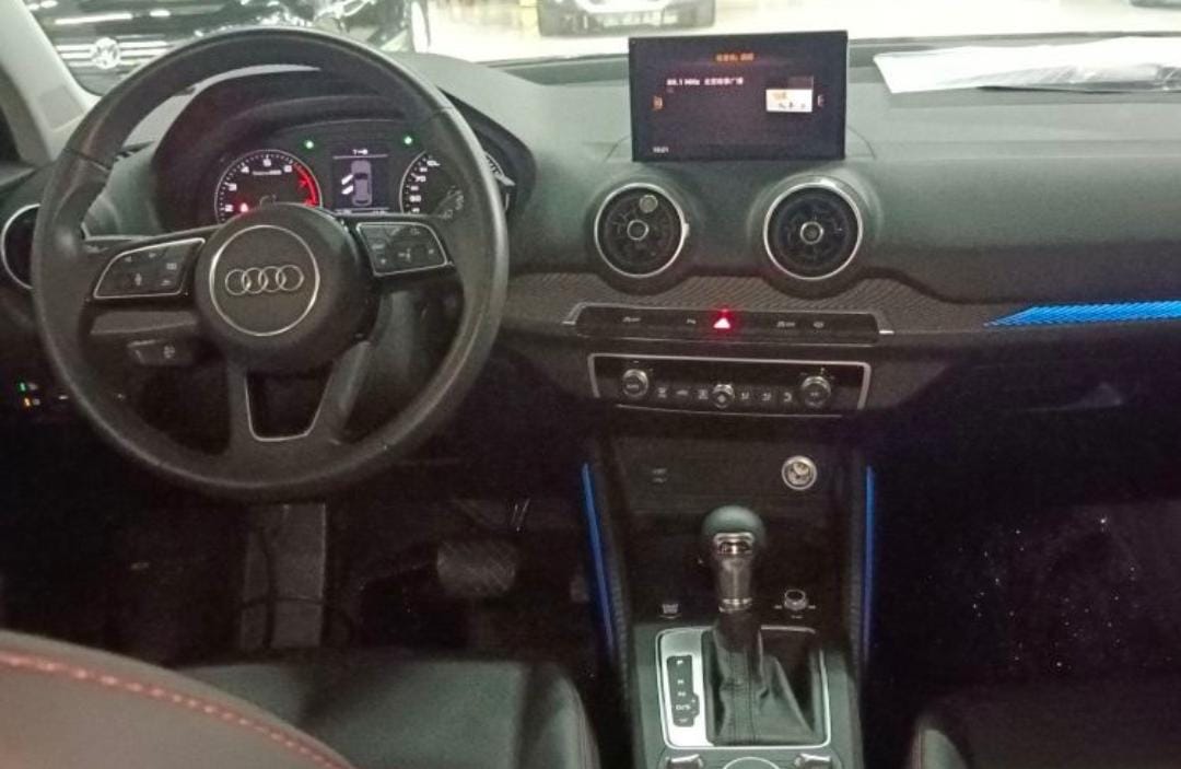 Audi Q2L 35 TFSI Fashion Dynamic Edition