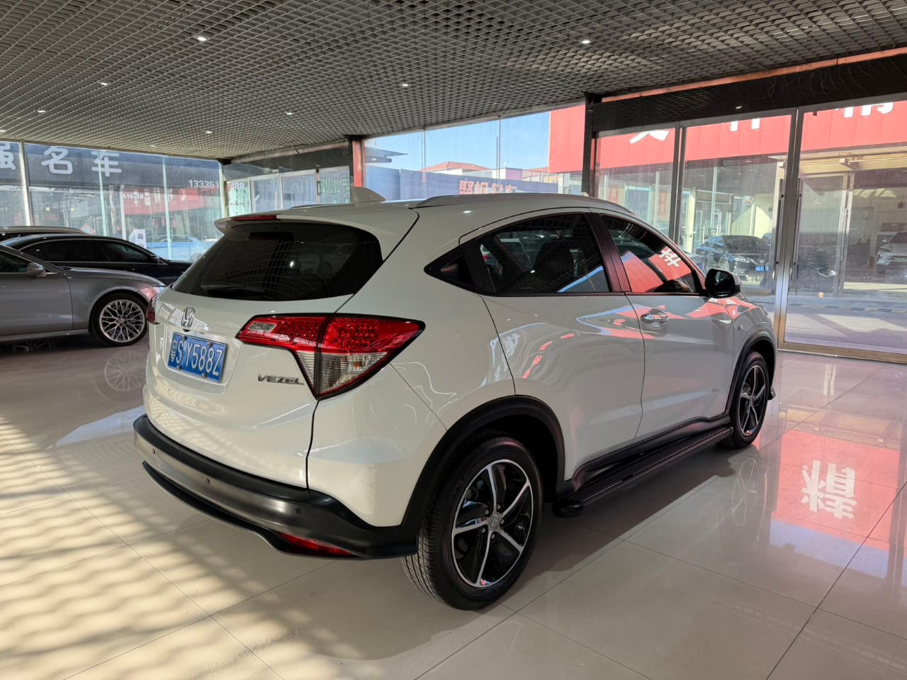 Honda Vezel 1.5L CVT Pioneer Edition