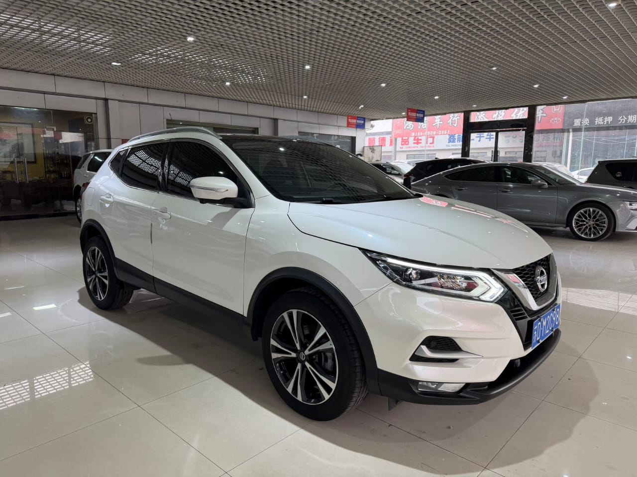 Nissan Qashqai 2.0L Deluxe Edition