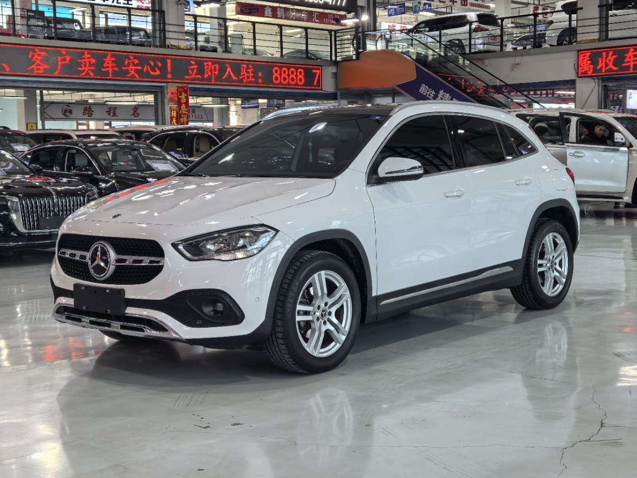 Mercedes-Benz GLA 180