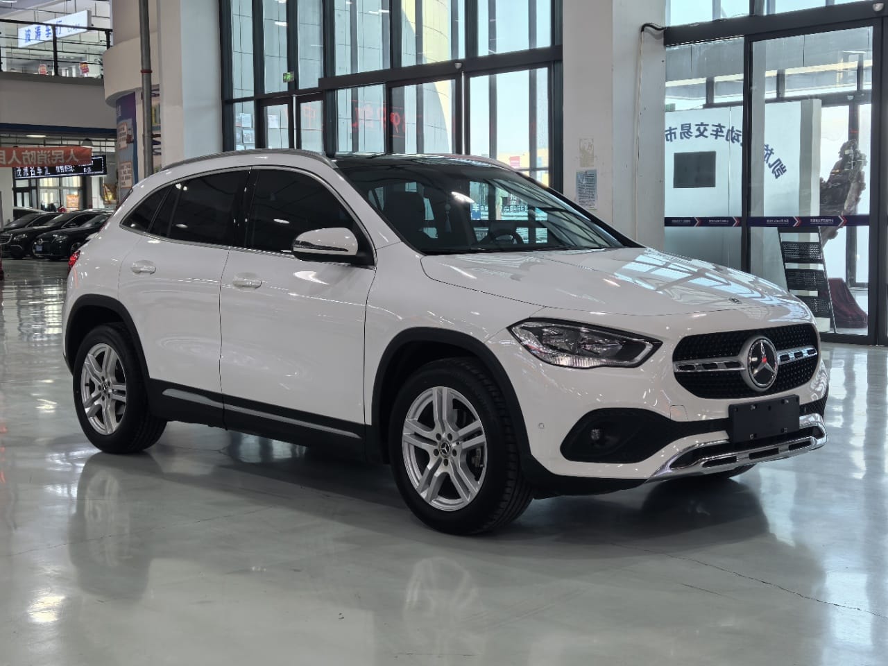 Mercedes-Benz GLA 180