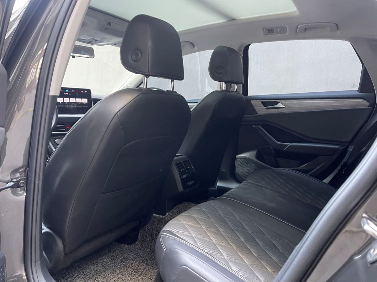 Volkswagen Sagitar 280TSI DSG Overpass Lite Edition