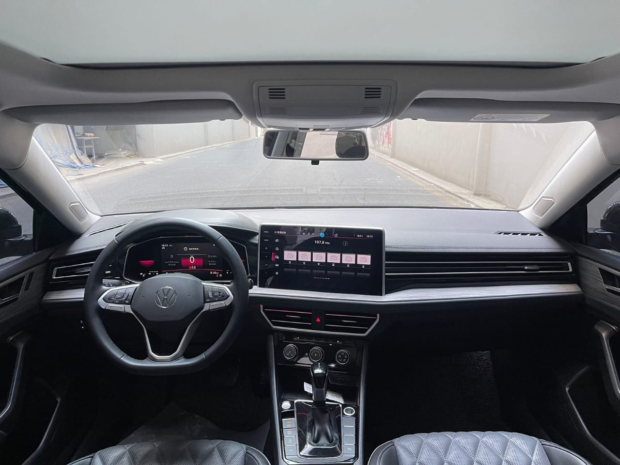 Volkswagen Sagitar 280TSI DSG Overpass Lite Edition