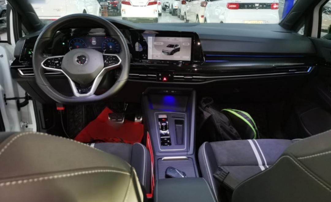 Volkswagen Golf 280TSI DSG R-Line