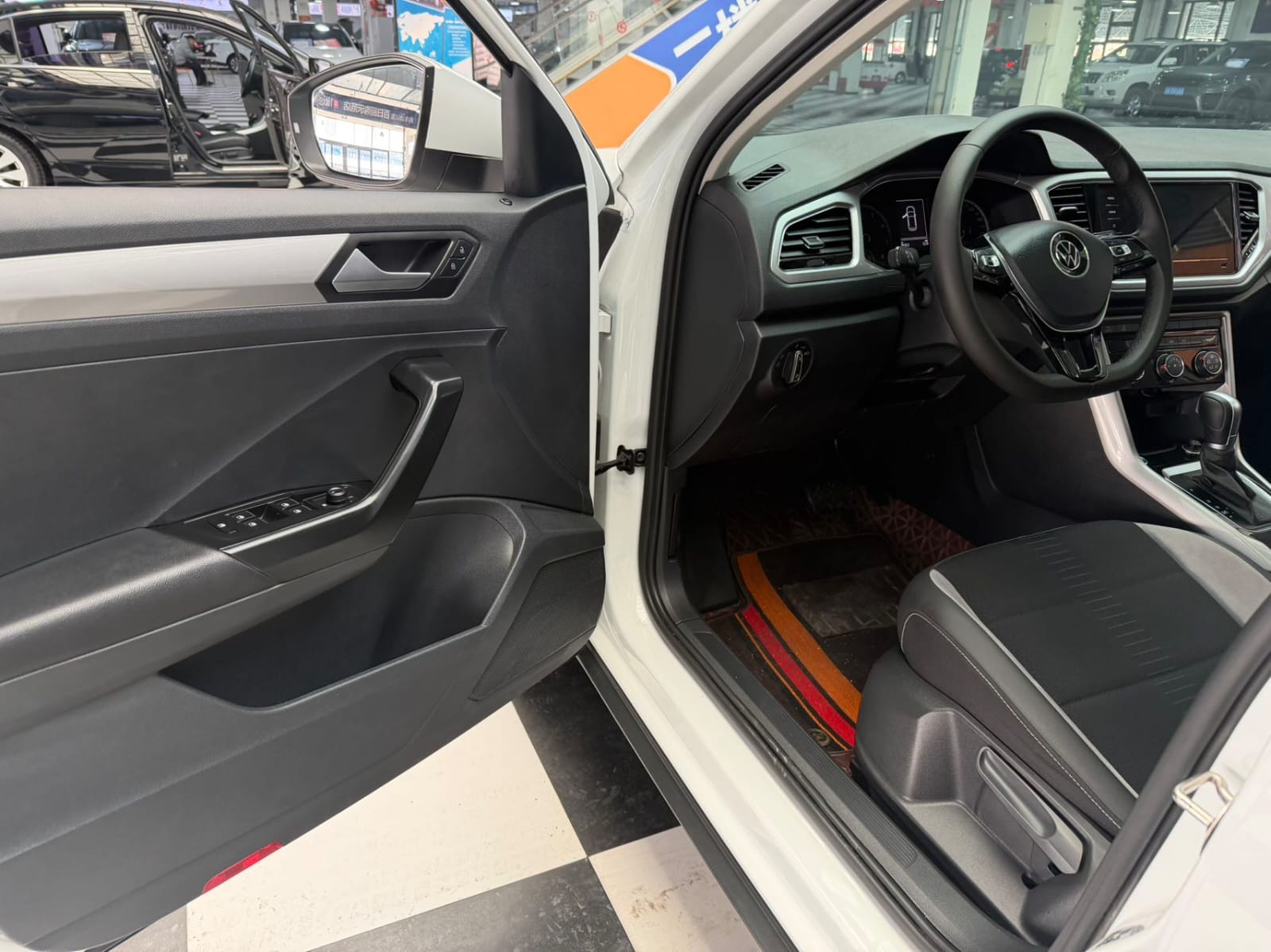 Volkswagen T-Roc 280TSI