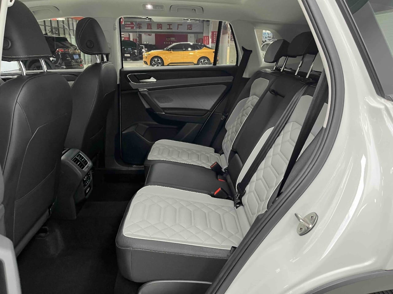 Volkswagen Tayron 280TSI Deluxe PLUS Premium Edition