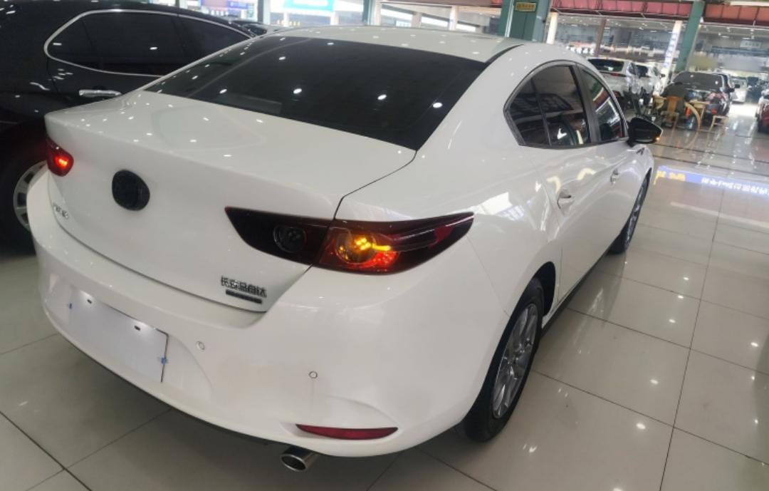 Mazda 3 Axela 2.0L Automatic