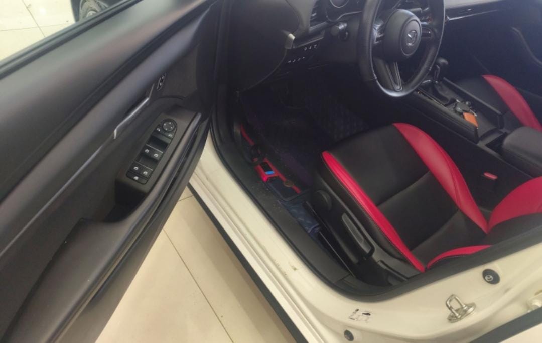 Mazda 3 Axela 2.0L Automatic