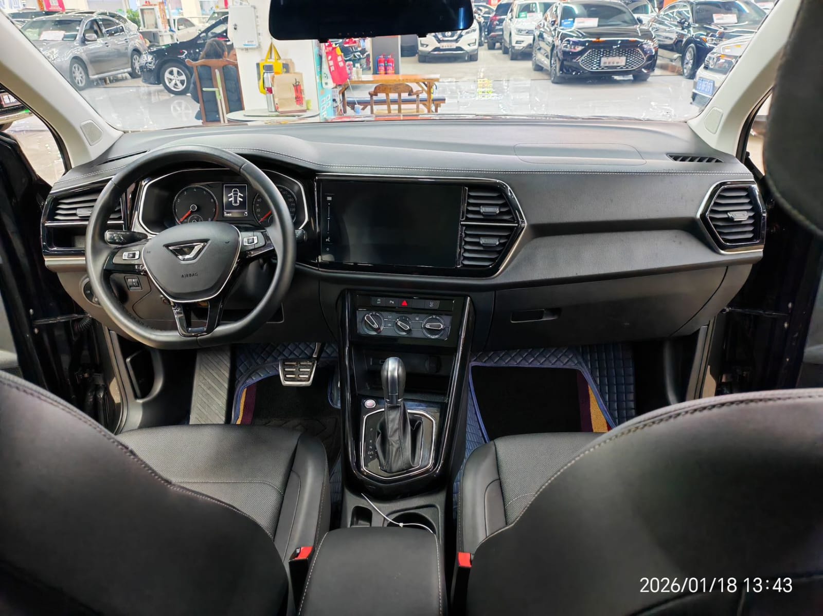 Jetta VS7 280TSI Automatic Black Front Pleasure Edition