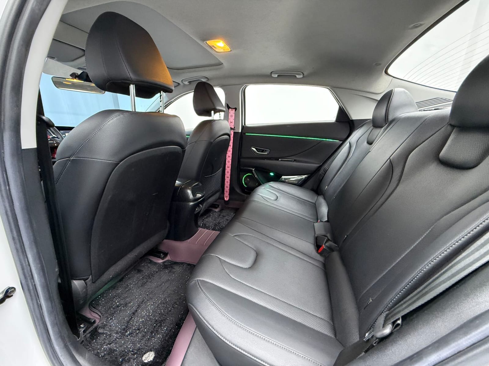 Hyundai Elantra 1.5L CVT LUX Premium Edition