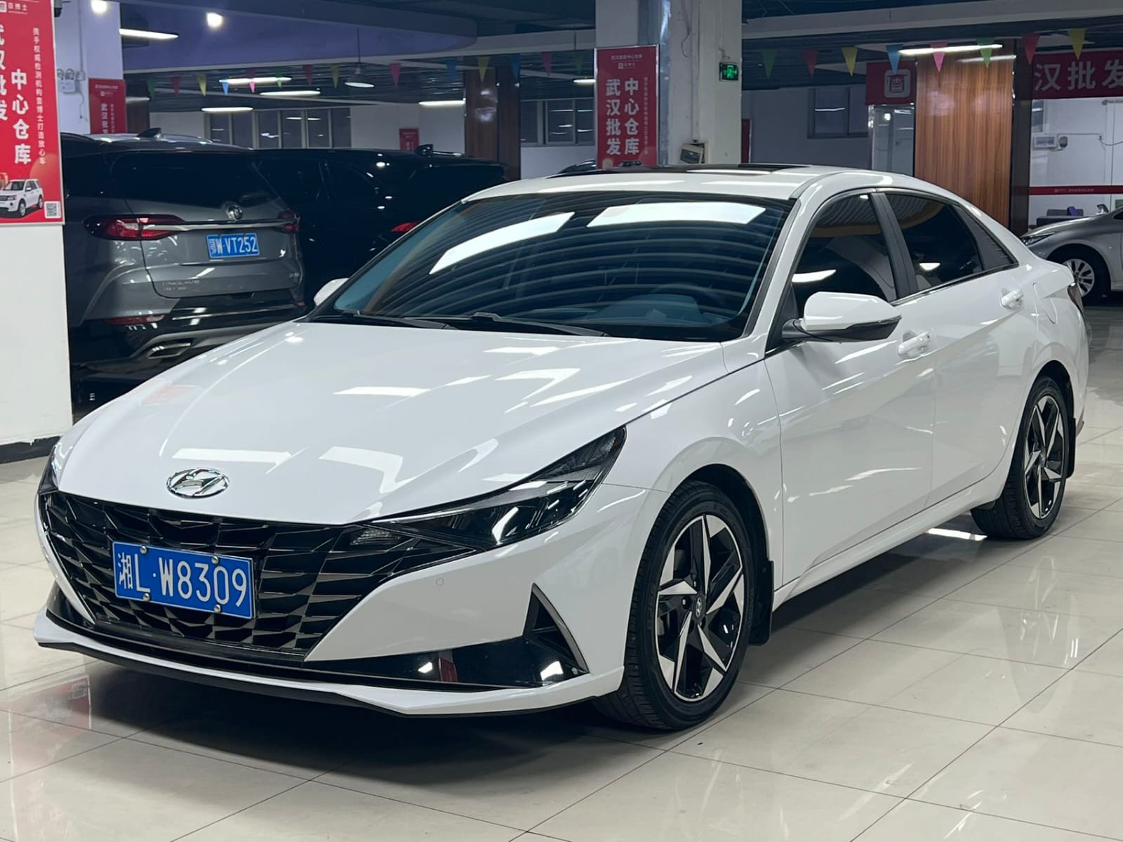 Hyundai Elantra 1.5L CVT Premium Edition