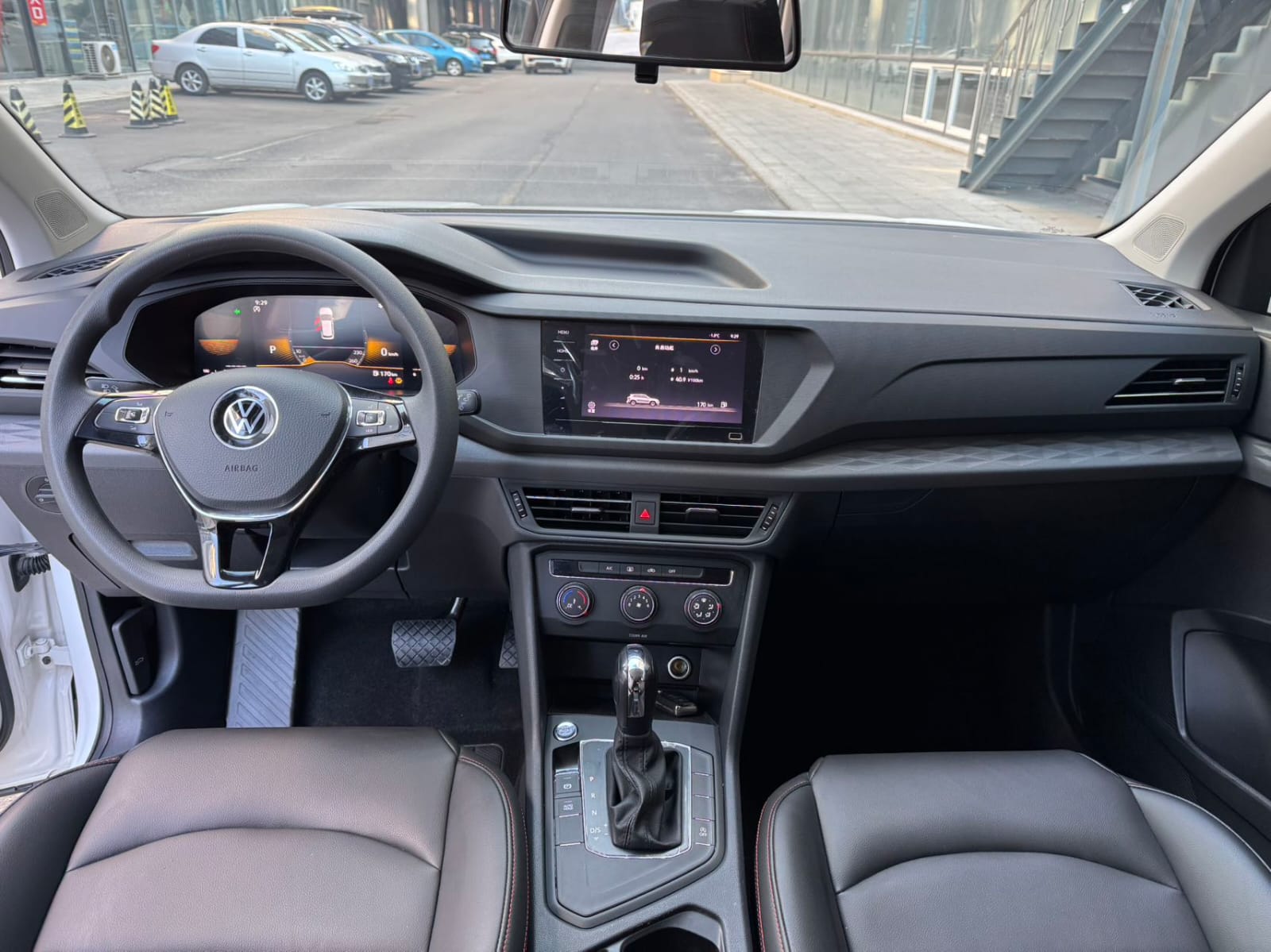 Volkswagen Tharu 280TSI