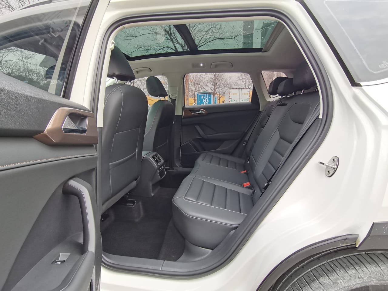 Volkswagen Tharu 280TSI Deluxe Edition PLUS