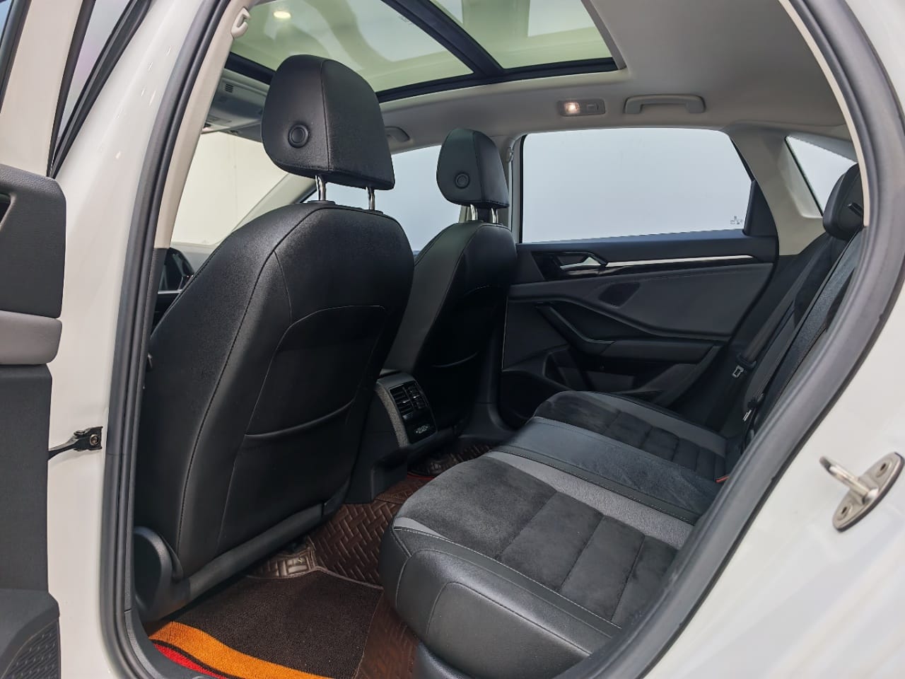 Volkswagen Sagitar 280TSI DSG Excellence Edition