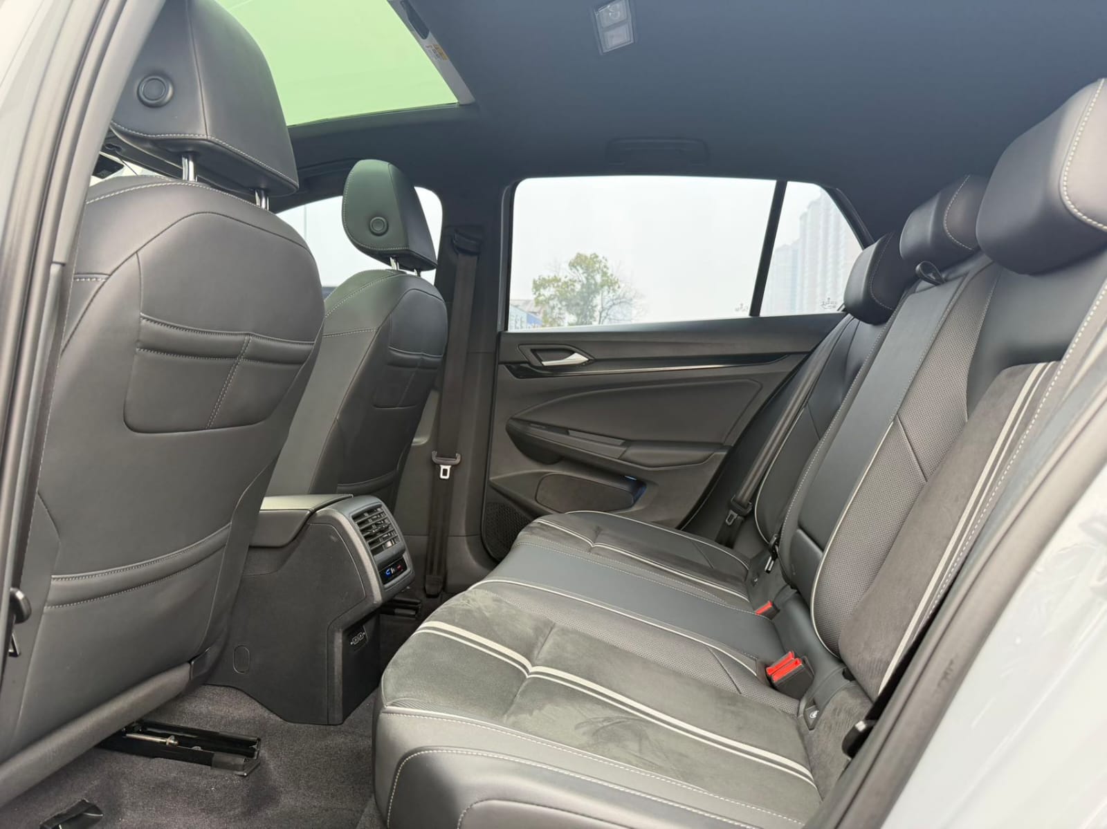 Volkswagen Golf 280TSI DSG R-Line