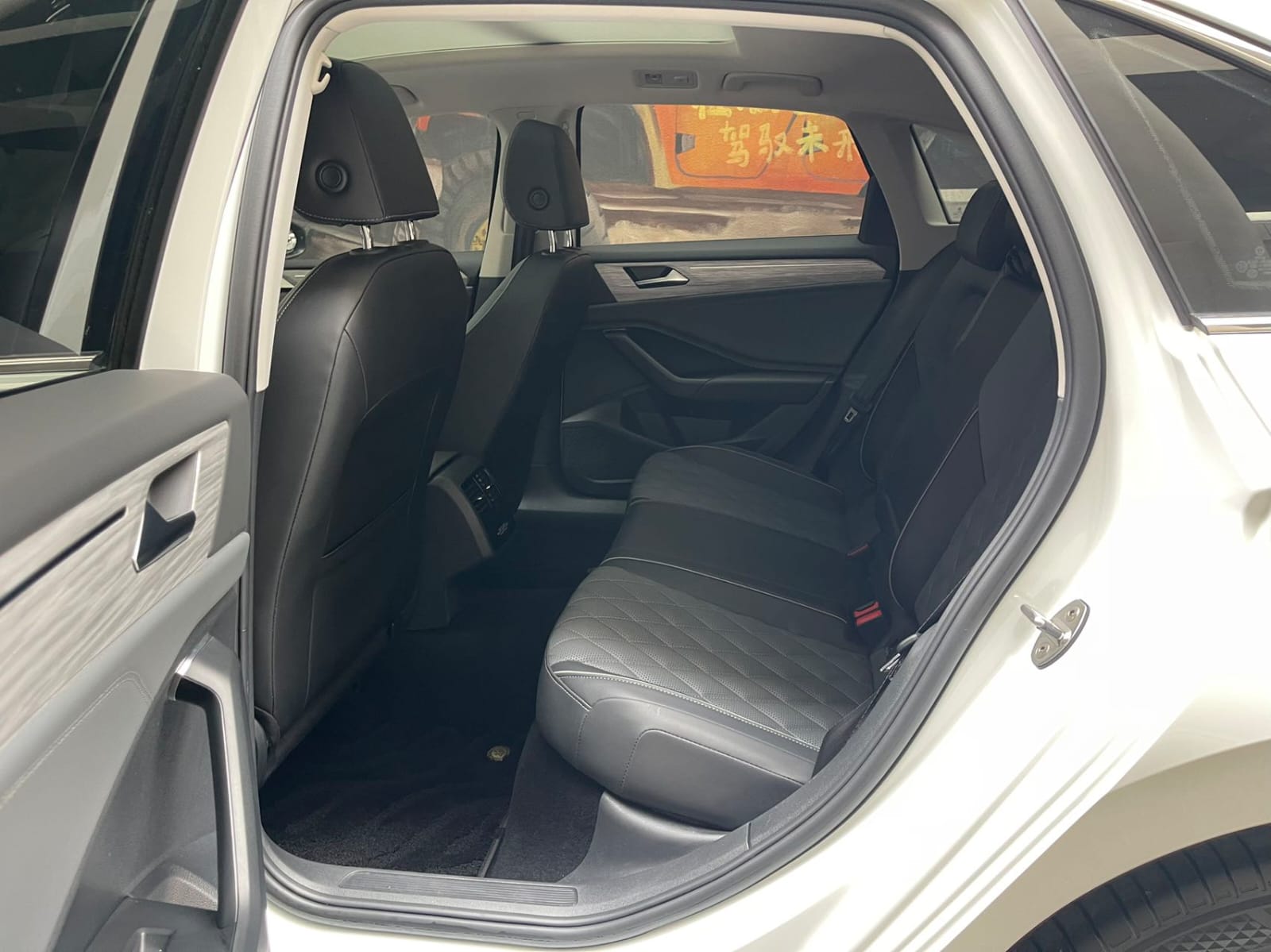 Volkswagen Sagitar 280TSI DSG Overpass Lite Edition