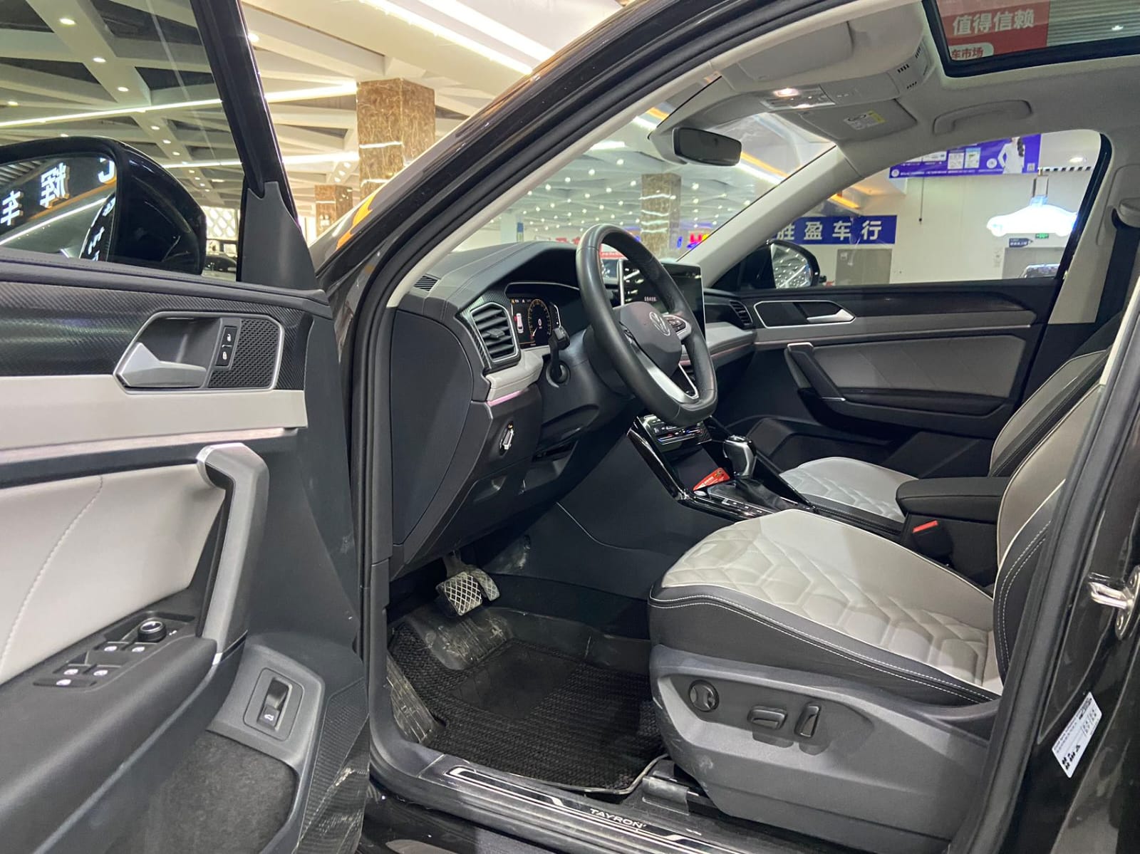 Volkswagen Tayron 280TSI Deluxe PLUS Premium Edition