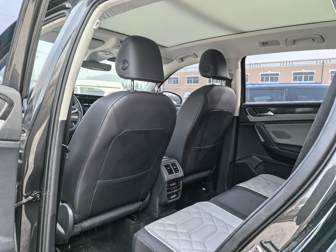 Volkswagen Tayron 280TSI Deluxe PLUS Premium Edition