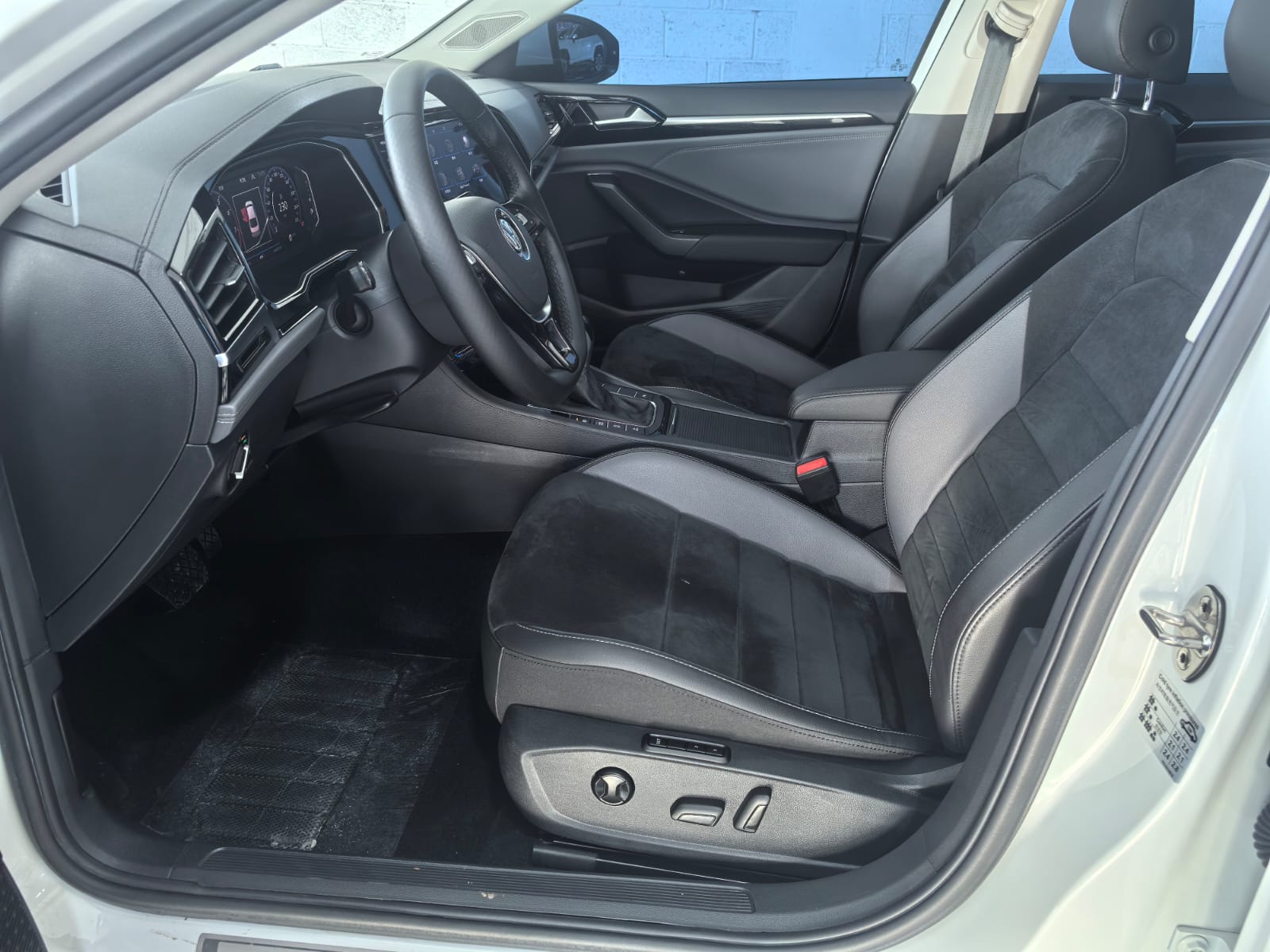 Volkswagen Sagitar 280TSI DSG Excellence Edition