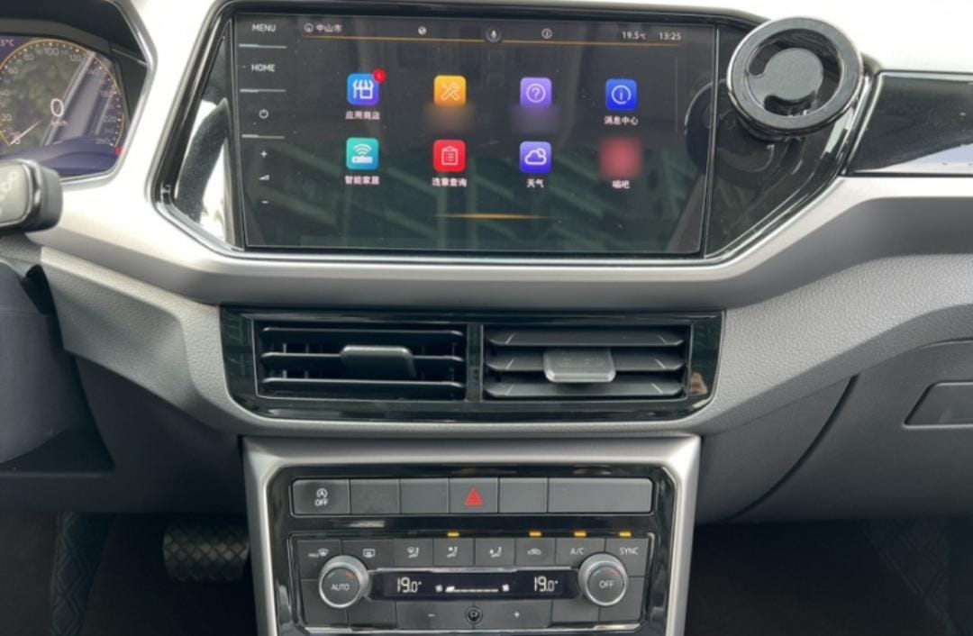 Volkswagen T-Roc 280TSI DSG Deluxe Edition